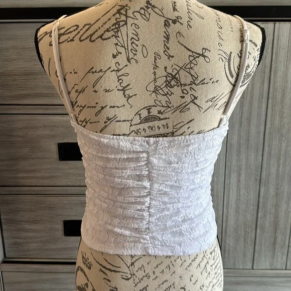 Moa Moa White Camisole Top with Delicate Lace - Picture 4 of 10